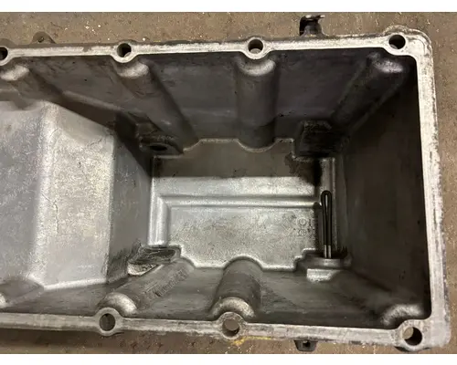 CAT C-13 Oil Pan