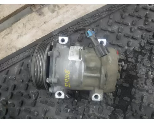 CAT C-15 Air Conditioner Compressor