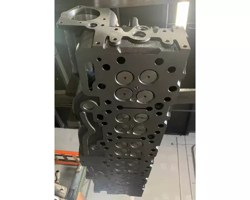 CAT C-15 Cylinder Head