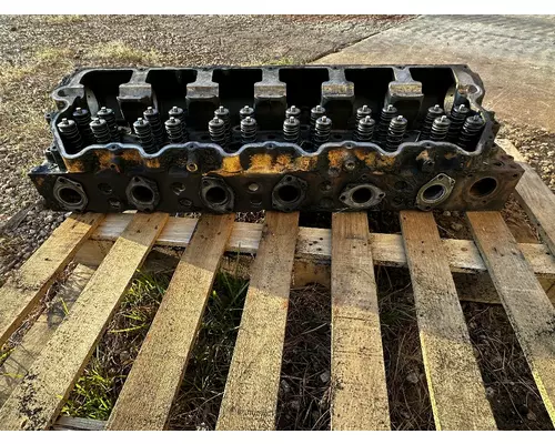 CAT C-15 Cylinder Head