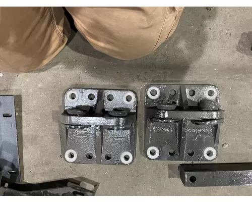 CAT C-15 Engine Mounts