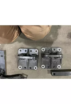 CAT C-15 Engine Mounts