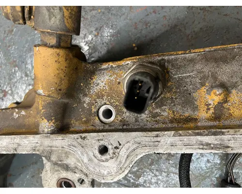 CAT C-15 Valve Cover