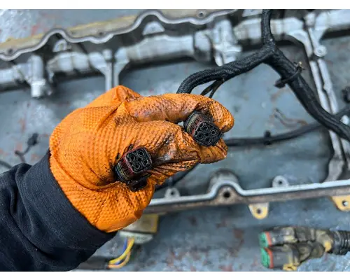 CAT C-15 Valve Cover