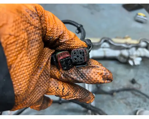 CAT C-15 Valve Cover