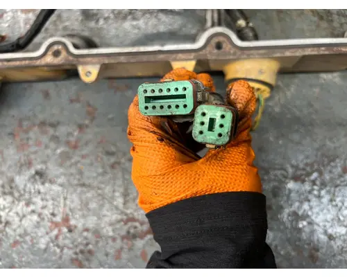 CAT C-15 Valve Cover