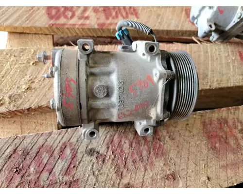 CAT C-7 Air Conditioner Compressor