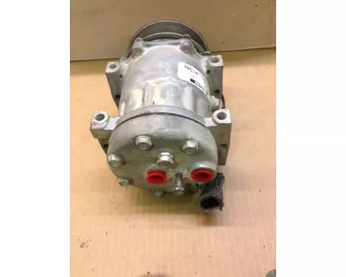 CAT C-7 Air Conditioner Compressor