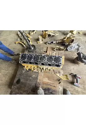 CAT C-7 Cylinder Head