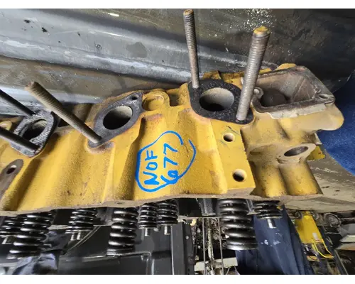 CAT C-7 Cylinder Head