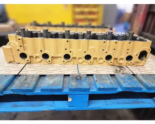 CAT C-7 Cylinder Head