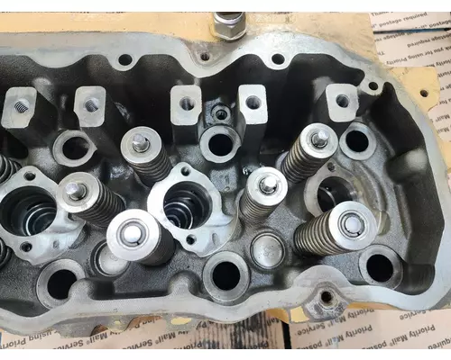 CAT C-7 Cylinder Head