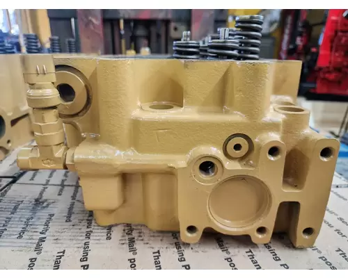 CAT C-7 Cylinder Head