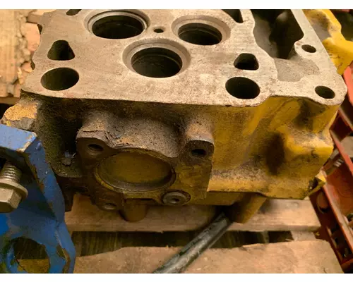 CAT C-7 Cylinder Head