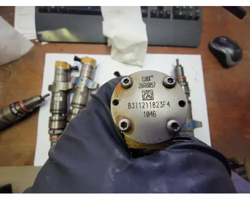 CAT C-7 Fuel Injector