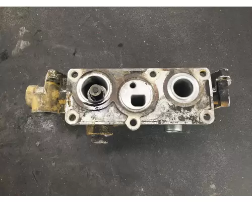 CAT C12 Engine Oil Filter Base