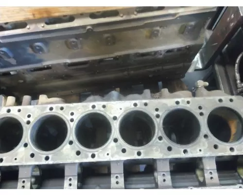 CAT C13   CYLINDER BLOCK