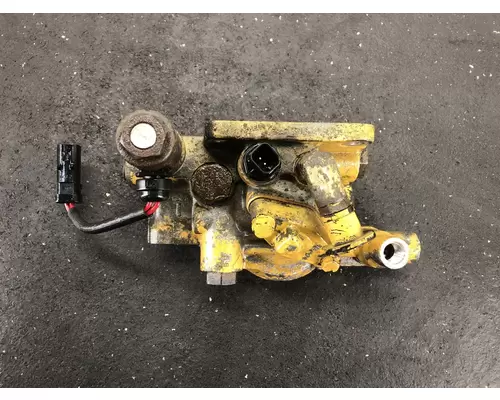 CAT C13 Fuel Filter Base