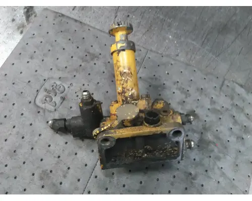 CAT C15 (DUAL TURBO-ACERT-EPA04) FUEL FILTER HOUSING