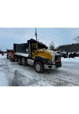 CAT CT660 Axle Beam (Front)