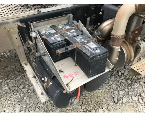 CAT CT660 Battery Box