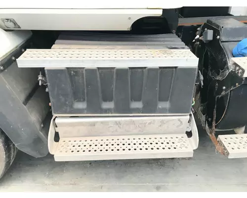 CAT CT660 Battery Box