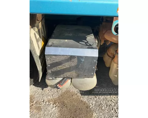 CAT CT660 Battery Box