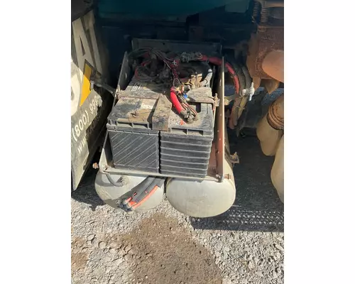 CAT CT660 Battery Box
