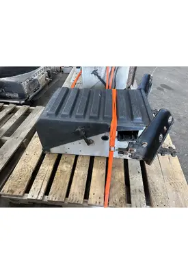 CAT CT660 Battery Box