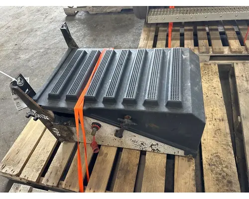 CAT CT660 Battery Box