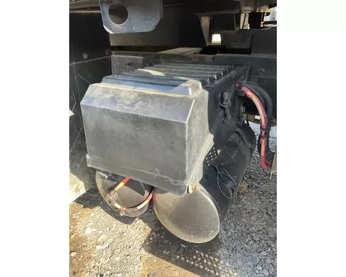 CAT CT660 Battery Box