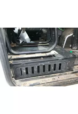 CAT CT660 Body, Misc. Parts