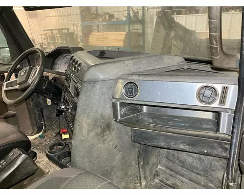 CAT CT660 Dash Assembly