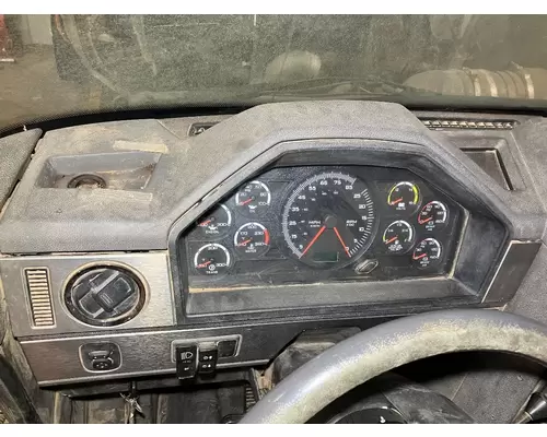 CAT CT660 Dash Assembly