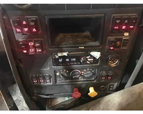 CAT CT660 Dash Assembly