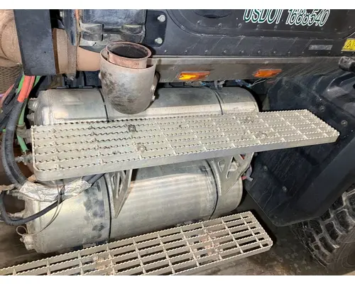 CAT CT660 Engine Brackets, Misc.