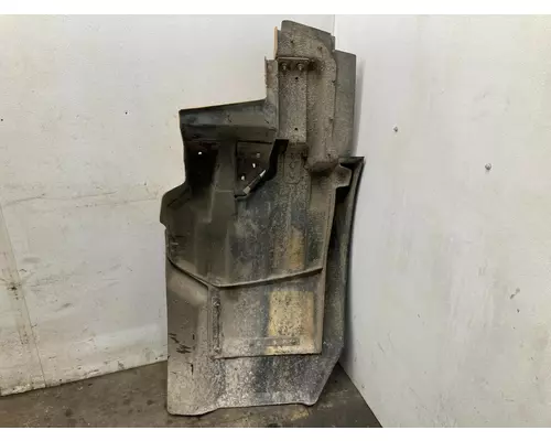 CAT CT660 Fender