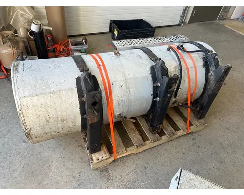CAT CT660 Fuel Tank