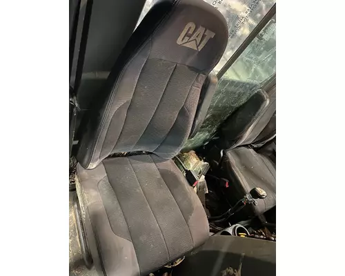 CAT CT660 Seat, Front