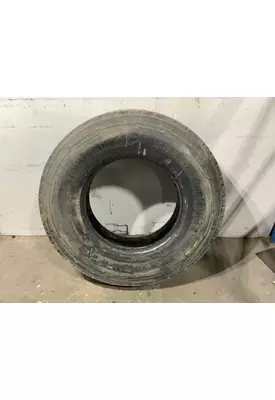 CAT CT660 Tires