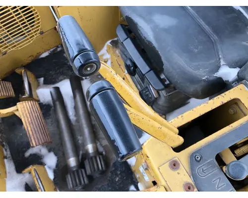 CAT D4H XL Equip Controls