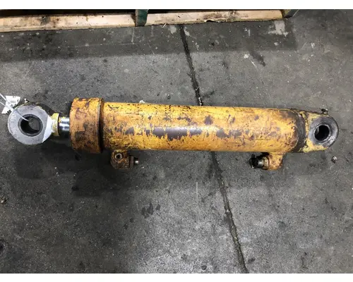 CAT D4H XL Equip Hydraulic Cylinder