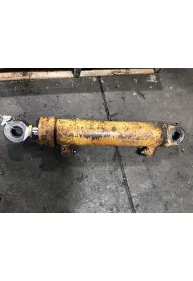 CAT D4H XL Equip Hydraulic Cylinder