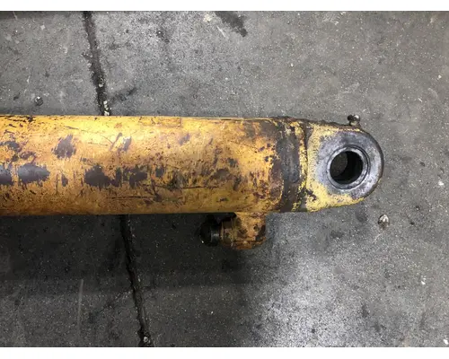 CAT D4H XL Equip Hydraulic Cylinder