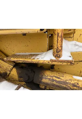 CAT D4H XL Equip Step