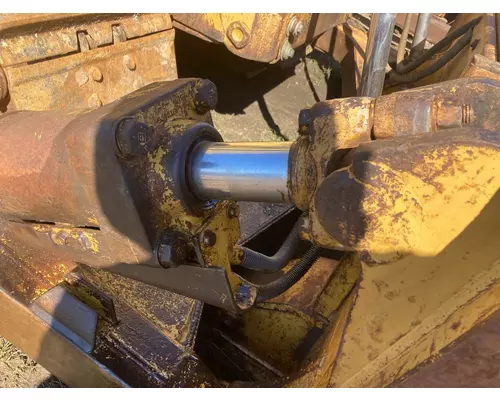 CAT D6H Equip Hydraulic Cylinder