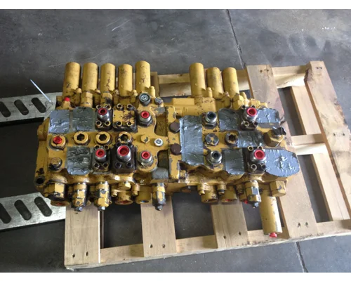CAT E200B Equip Hydraulic Valve