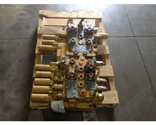 CAT E200B Equip Hydraulic Valve