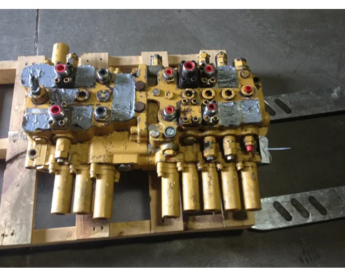 CAT E200B Equip Hydraulic Valve