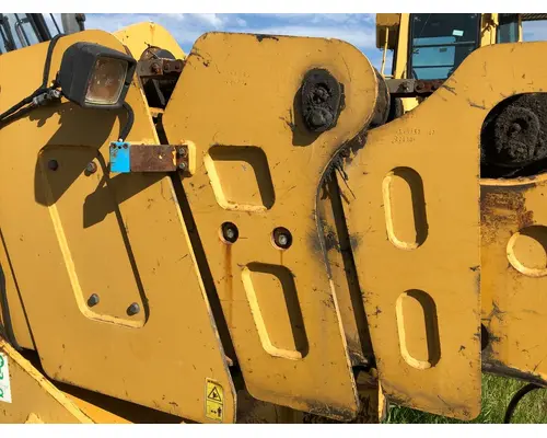 CAT TH580B Equip Boom